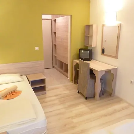 Zarya Hotel 2*