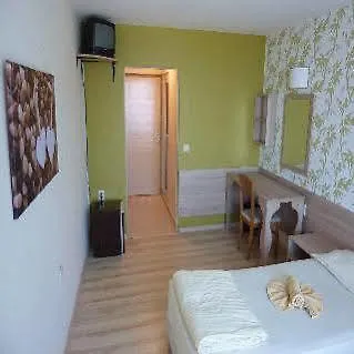 Zarya Hotel 2*